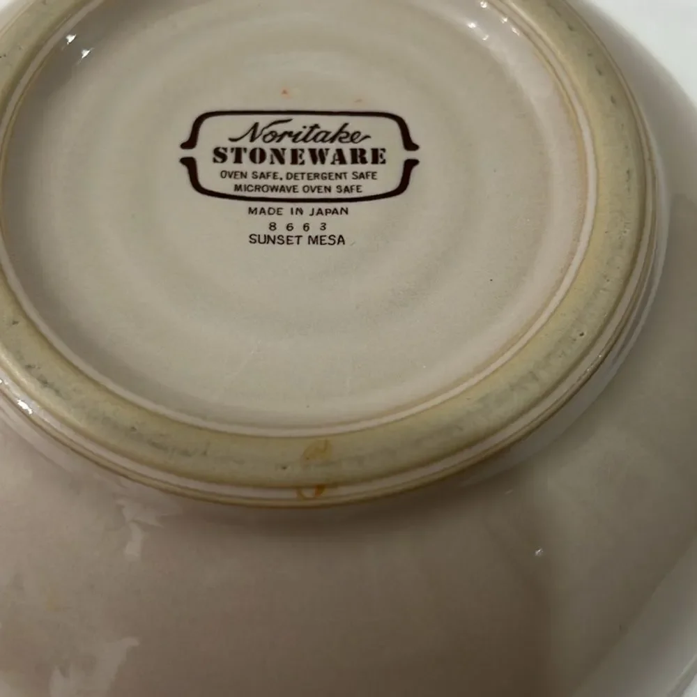 Noritaki Stoneware Sunset Mesa Cream Tan Serveing Bowl 7 3/4 In Round 3 5/8 Tall